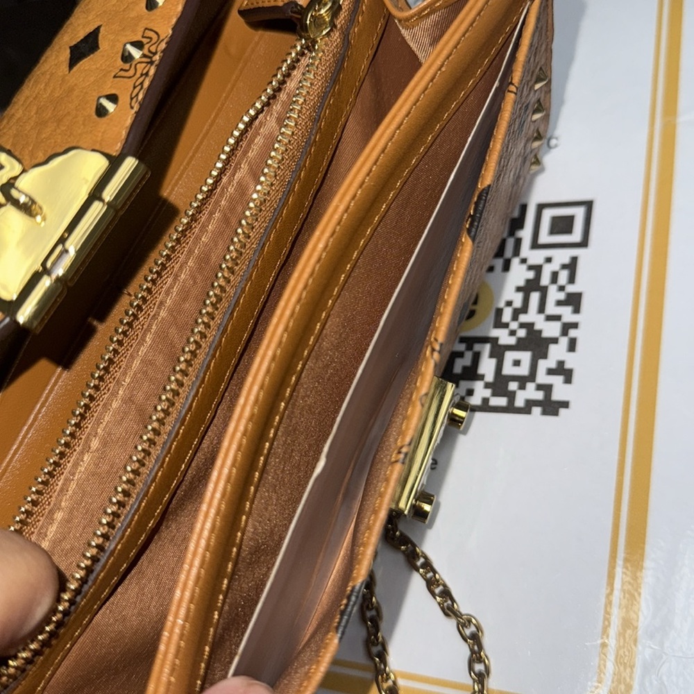 Preloved MCM Patricia visetos cognac wallet on chain excellent 7x4” box n COA - Picture 13 of 14
